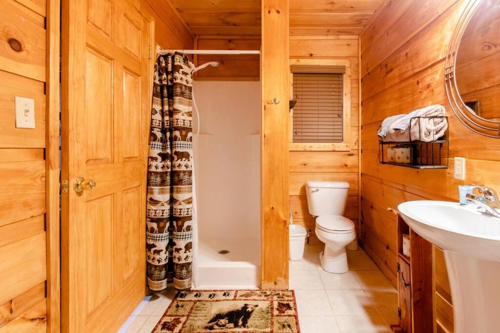 Cozy Cabin W/Hot Tub & Wifi In Gatlinburg Βίλα Εξωτερικό φωτογραφία